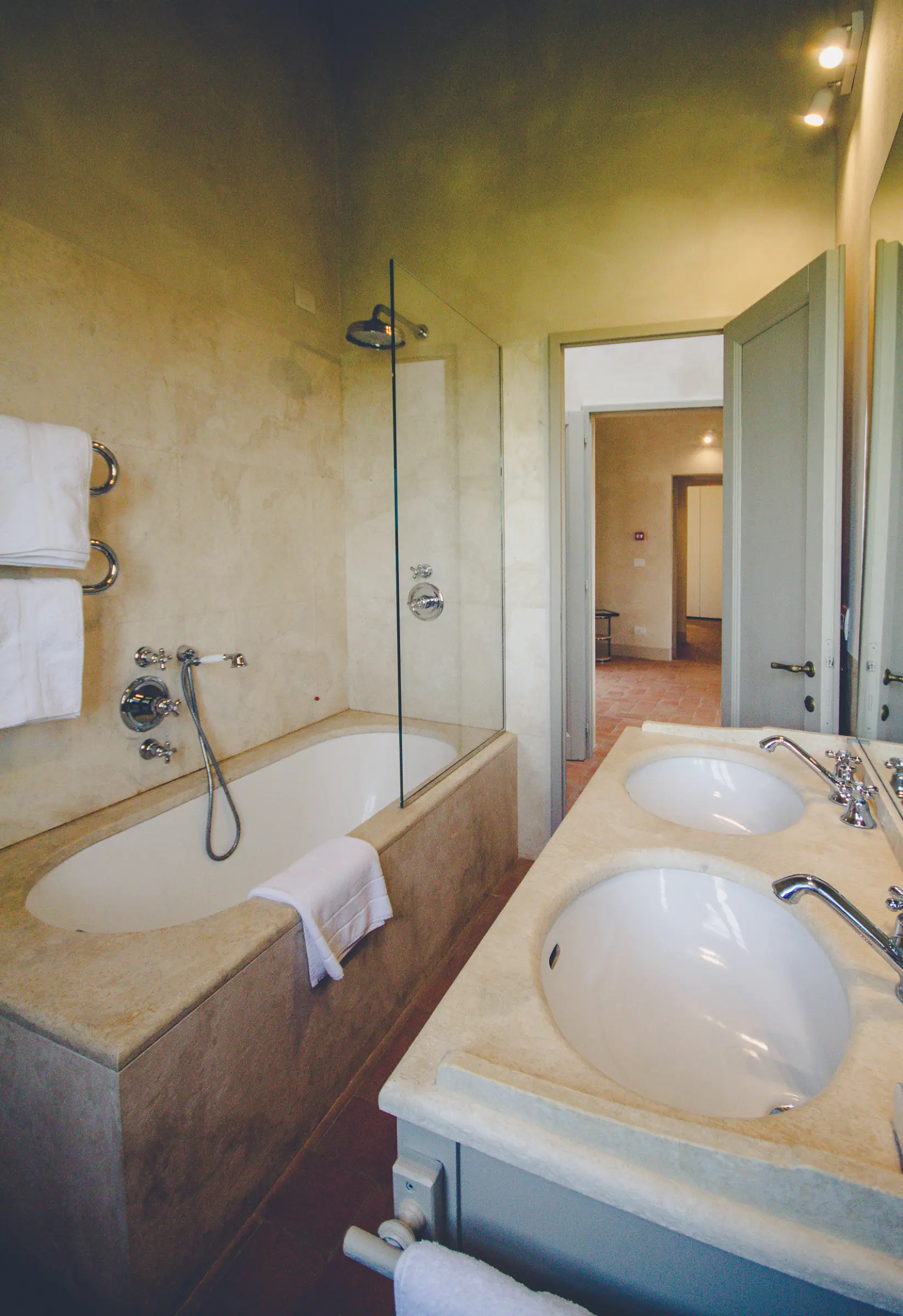 Villa Icario Bathroom | Tuscany Luxury Villa | Ultimate Villas